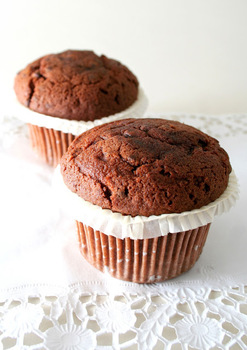 Karobos-mogyorkrmes-aszalt szilvs vegn muffin