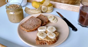 Mogyorvajas-bannos szendvics – vegn reggeli tlet